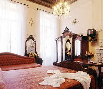 Hotel Palazzo Vannoni ليفانتو 3*,